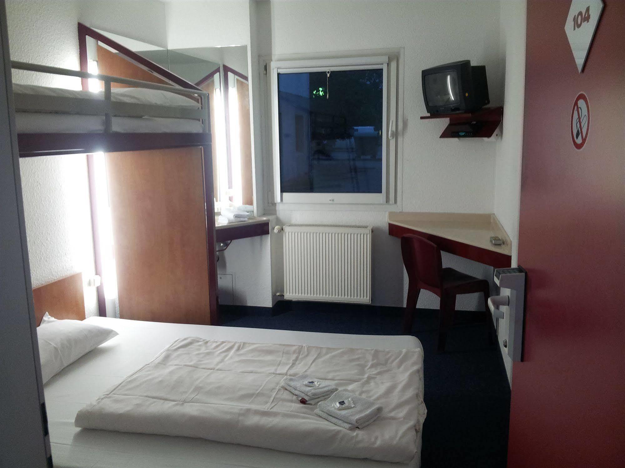 Motel 24H Ганновер Экстерьер фото